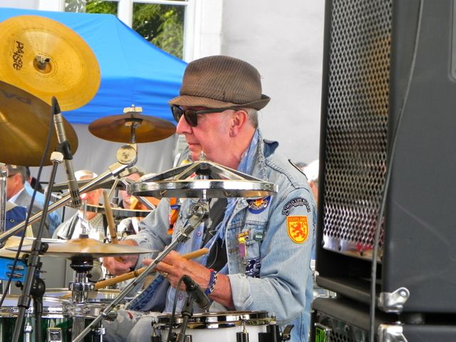 Upps, da ist der Junge ja schon wieder...