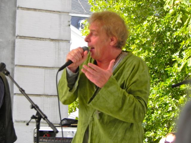 Didi dreams of dynamite