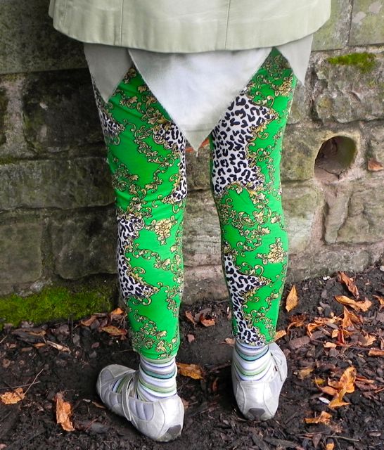 Wie bei der chinesischen Massage, die auch mit einem Ausstreichen der Beine aufhört...