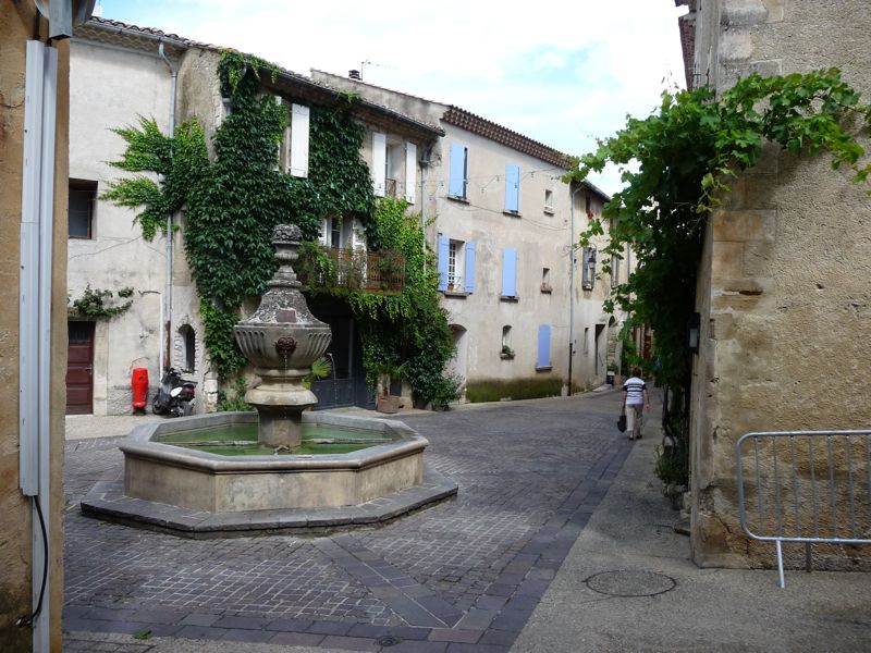 Venasque Brunnen
