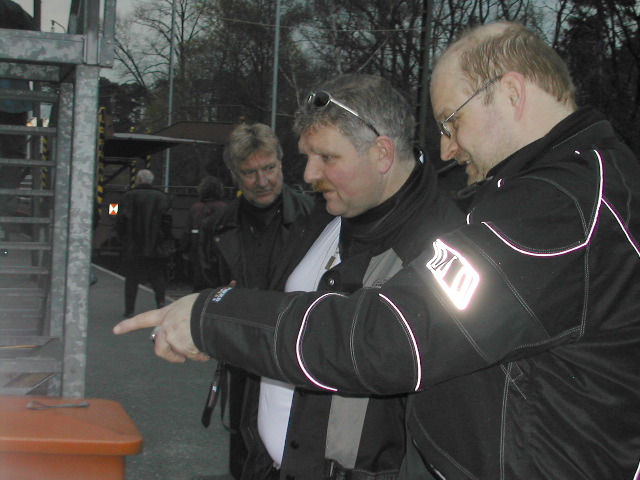 02_Skeptische Bikerblicke