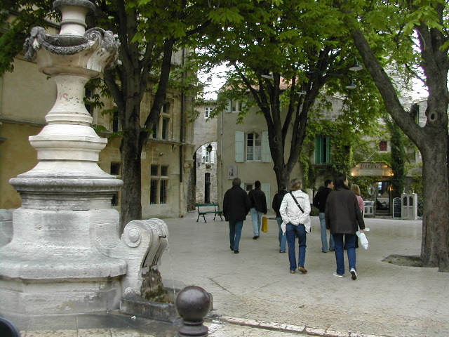 04_Platz in St. Remy
